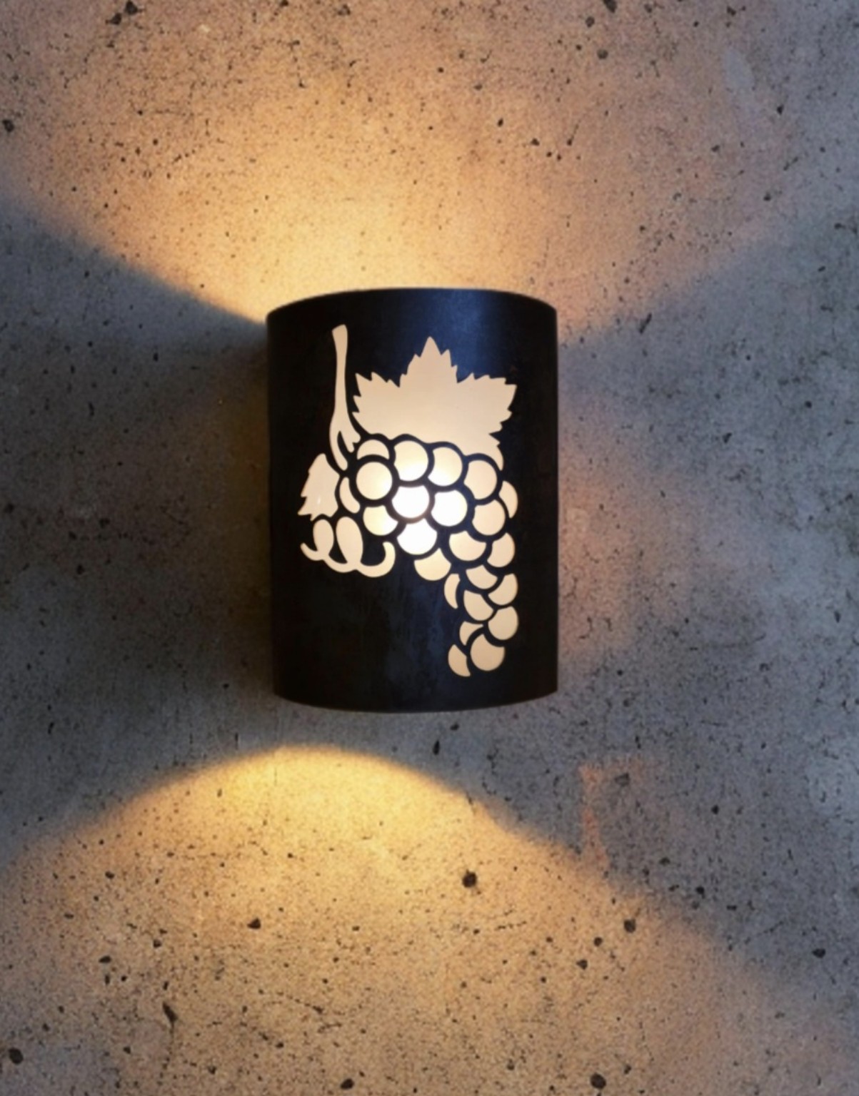 Luminaire décoratif au motif de raisin